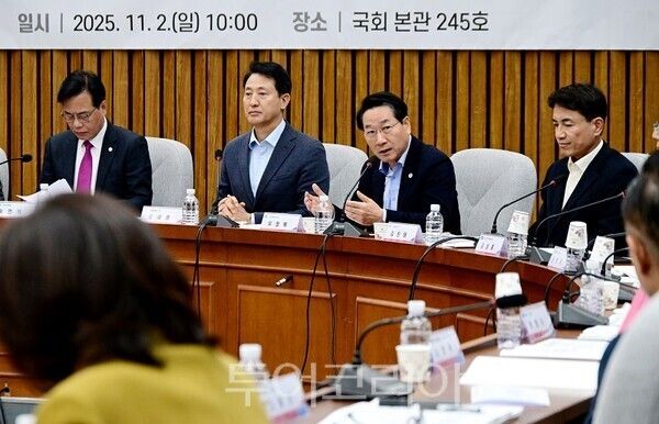 유정복 인천광역시장이 2일 서울 국회에서 열린 '국민의힘-서울·인천·경기·강원 예산정책협의회'에서 인사말을 하고 있다.