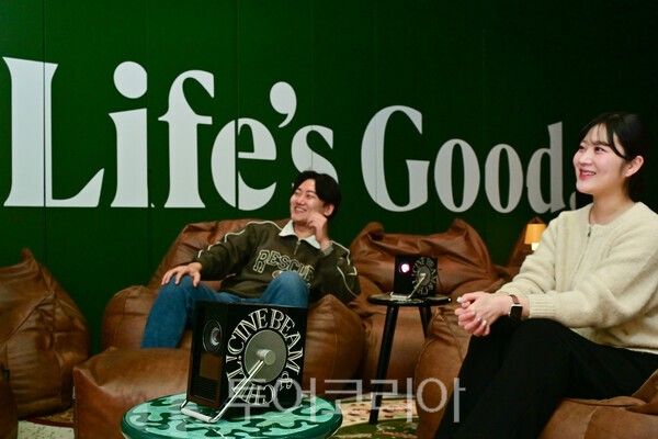 서울 영등포구에 위치한 복합문화공간 그라운드220에 조성된 ‘시네빔 큐브 시네마 with 세이투셰’ 공간 모습. /사진-LG전자