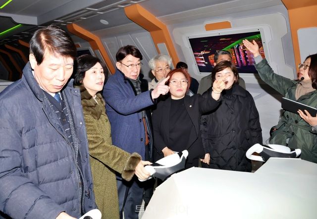 ‘완산벙커 더 스페이스’의 개관식이 4일 우범기 전주시장과 남관우 전주시의장, 인근 주민 등이 참석한 가운데 열렸다./사진-전주시