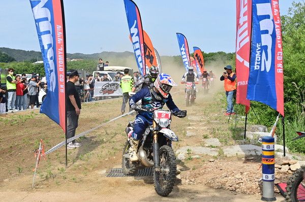 청송군 주최 모터싸이클챔피온쉽 대회 경기 모습./사진-청송군