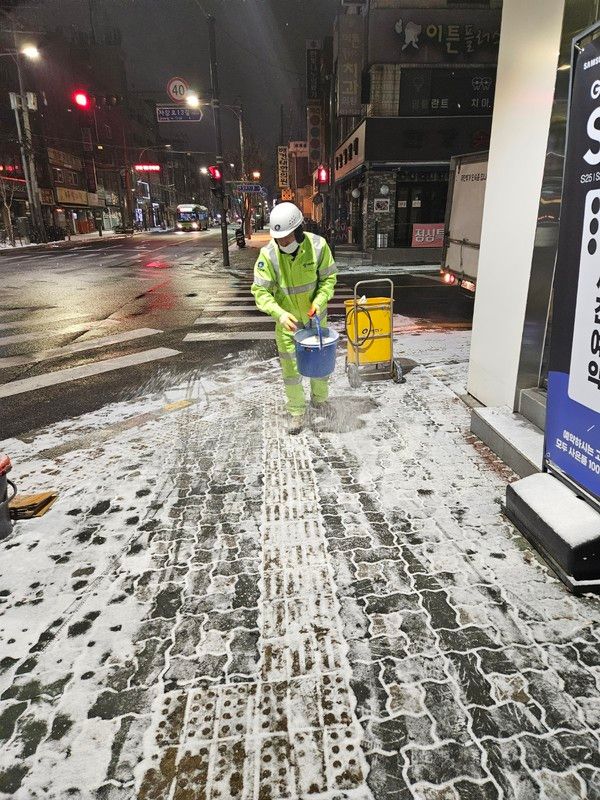 광진구 환경공무관 활동 모습(사진제공=광진구청)