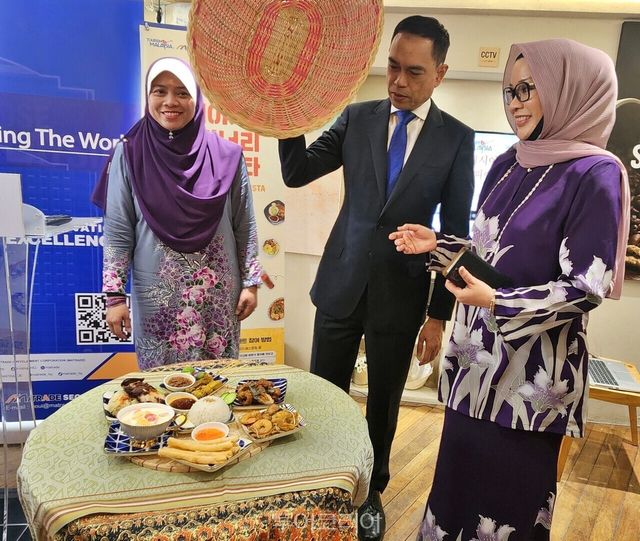 말레이시아 관광청 서울사무소가 지난 2월 28일 개최한 '말레이시아 컬리너리 피에스타(Malaysia Culinary Fiesta)' 런칭행사에서 말레이시아 음식을 공개했다.&nbsp;ⓒ조성란 기자