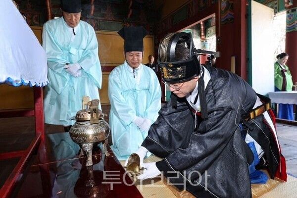 초헌관으로 행주대첩제 봉행하는 이동환 고양시장/투어코리아뉴스 정명달 기자