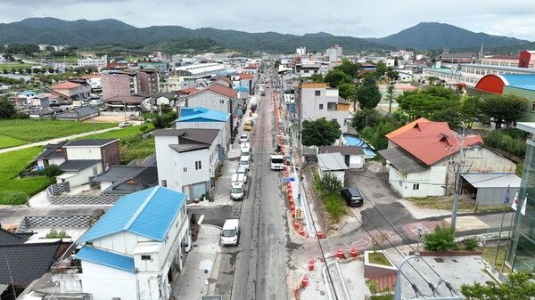 청송군이 전선지중화 사업으로 도시환경을 개선하고 있다./사진-청송군