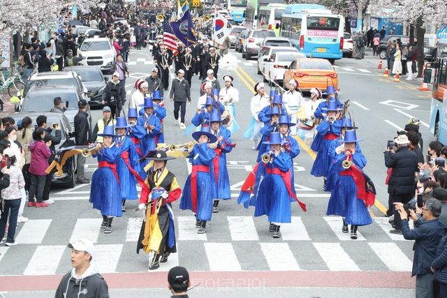 승전행차/사진-창원시