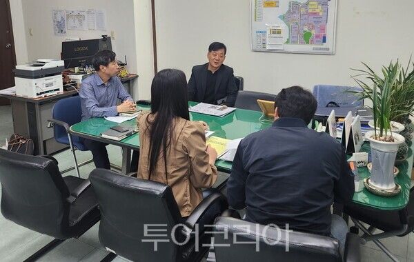 건축행정 현장 상담반 운영 모습. /사진-광양경자청