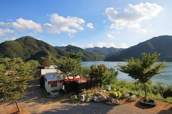 이미지 출처 = 한국관광공사 고캠핑 , 충주호 캠핑월드