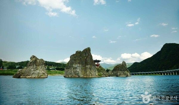 단양 도담삼봉 출처-포토코리아&nbsp;IR 스튜디오