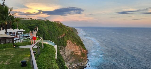 더 엣지 럭셔리 리조트 풀장