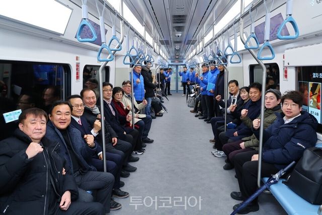 서울시의회 교통위원회 위원들&nbsp;GTX-A 노선&nbsp;&nbsp;‘서울~운정 중앙’ 시승 점검