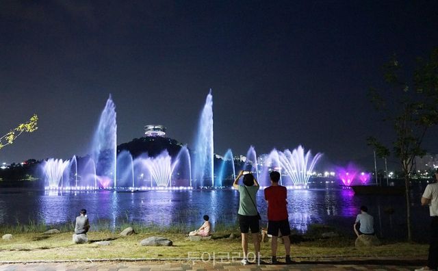 나주시가 빛가람 호수공원 ‘음악분수’/사진제공-나주시&nbsp;