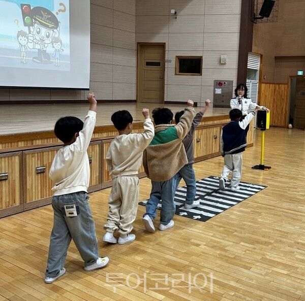 주안초등학생 어린이 교통안전교육/투어코리아뉴스 정명달 기자