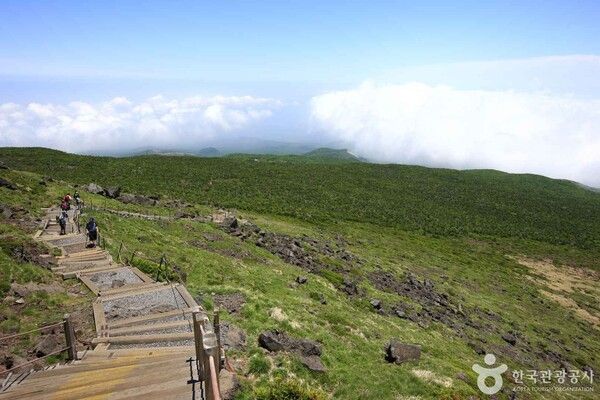 한라산 (출처 =ⓒ한국관광공사 포토코리아-김지호)