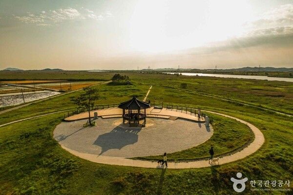 새만금 광역탐방로 (출처=ⓒ한국관광공사 포토코리아-라이브스튜디오)