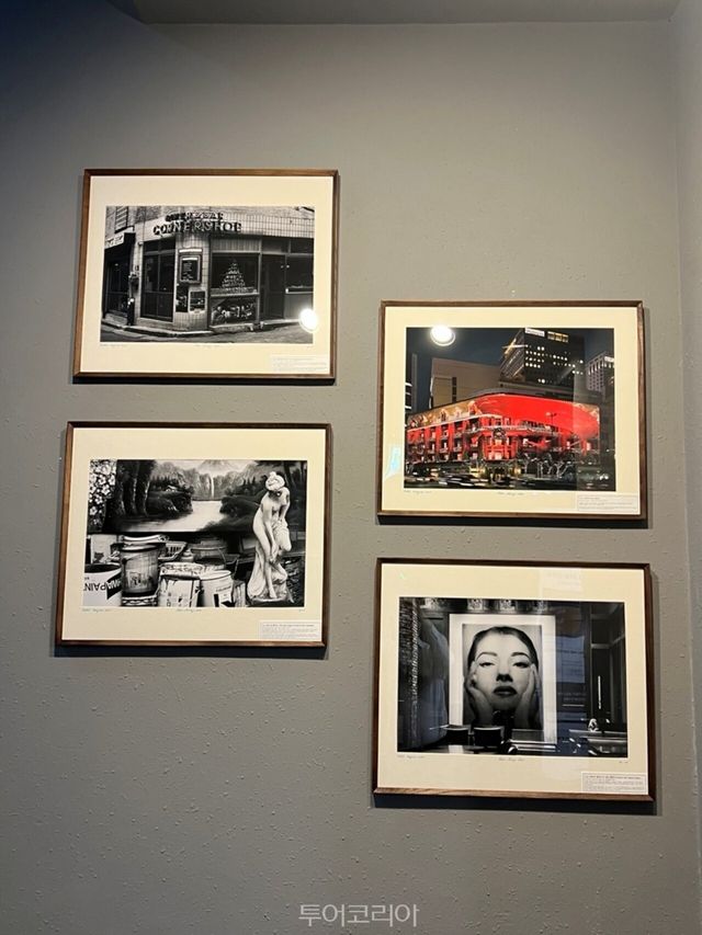 메이븐호텔 로비에 전시된 작품들/ 사진-메이븐호텔