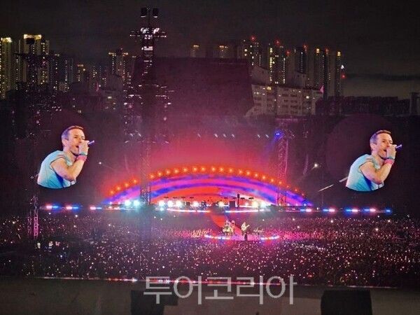 고양종합운동장에서 열린 콜드플레이 내한공연/투어코리아뉴스 정명달 기자 (사진=라이브네이션코리아 제공)