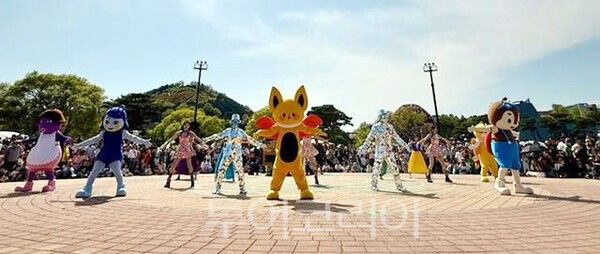 나비판타지아 퍼레이드 쇼. /사진-함평군