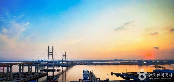 서해대교 (출처=ⓒ한국관광공사 포토코리아-IR 스튜디오)