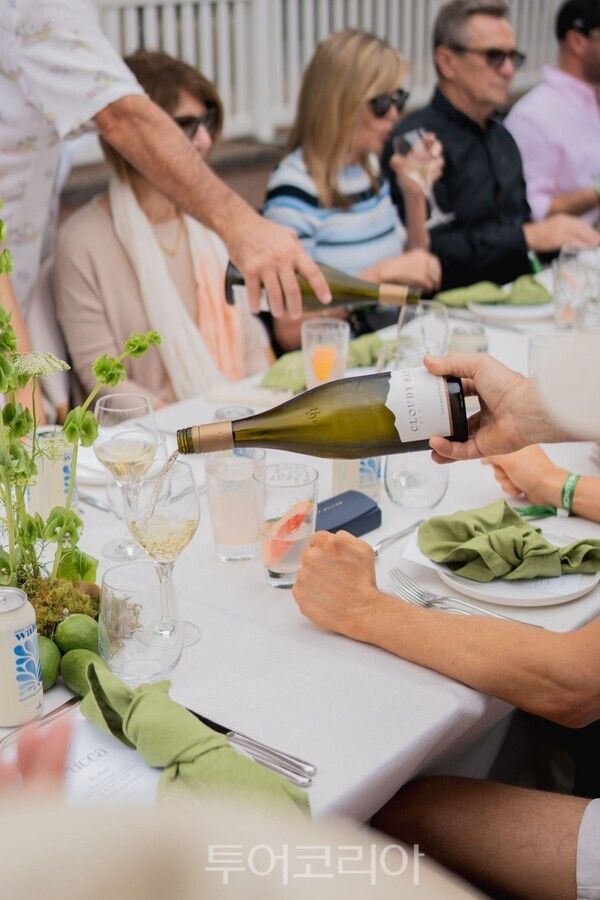 클라우디 베이 CLOUDY BAY x ‘더 아카디아 스트리트 롱 런치’