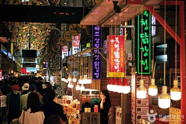 속초 관광수산시장 (ⓒ한국관광공사 포토코리아-IR 스튜디오)