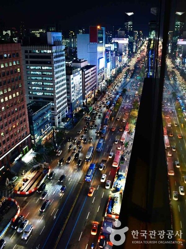 강남역거리 (ⓒ한국관광공사 포토코리아-IR 스튜디오)