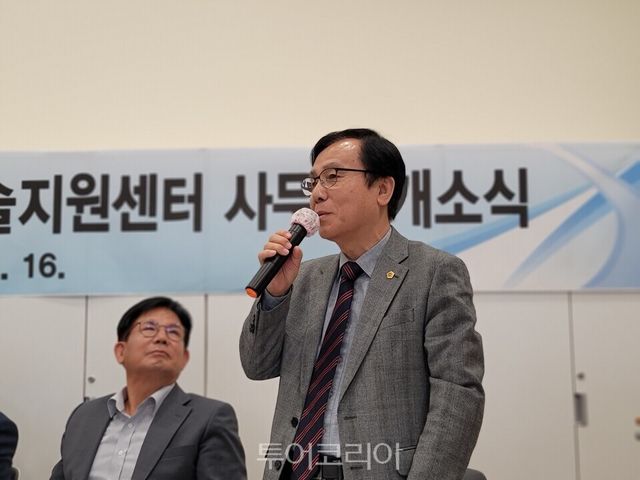 축사하는&nbsp;강석주 서울시의원