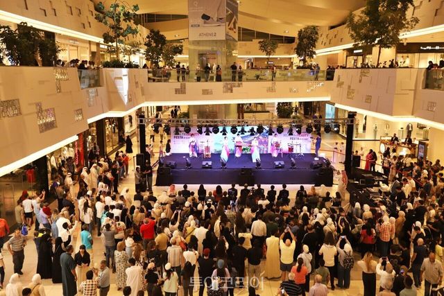 쿠웨이트 한국의료관광대전 개막 축하공연 모습 쿠웨이트 한국 헬스&뷰티 페스타 B2B 상담 모습 쿠웨이트 한국의료관광대전 개막식이 열렸다. 쿠웨이트 한국 헬스&뷰티 페스타 전경 사진-한국관광공사