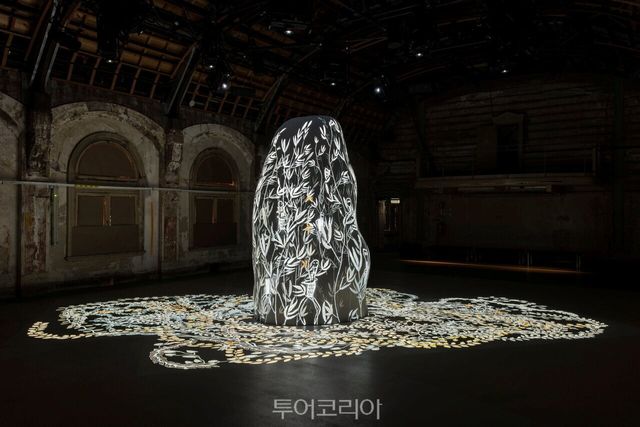 욜누 파워: 이르카라의 예술(Yolŋu Power: The Art of Yirrkala)’ 전시 /사진 출처 – 호주관광청&nbsp;