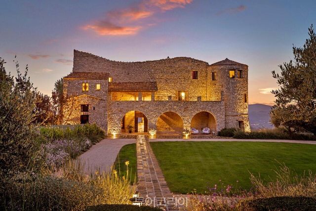 만다린&nbsp;오리엔탈&nbsp;익셉셔널&nbsp;홈즈