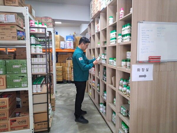 농약판매업체 대상 합동점검 모습(사진제공=예천군청)