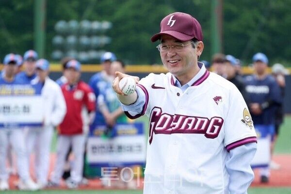 시구하는 이동환 시장/투어코리아뉴스 정명달 기자