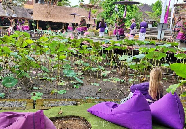 따만 사라스와띠 사원