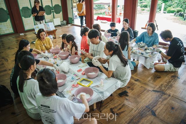 선비촌 체험, 선비의 하루 운영 모습/사진=영주시&nbsp;