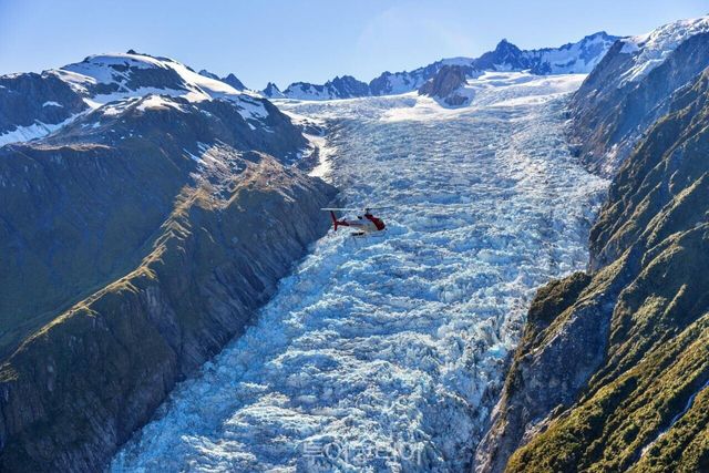 폭스 빙하를 하늘 위에서 내려다 보는 특별한 경험 ©Nimmo Photograph