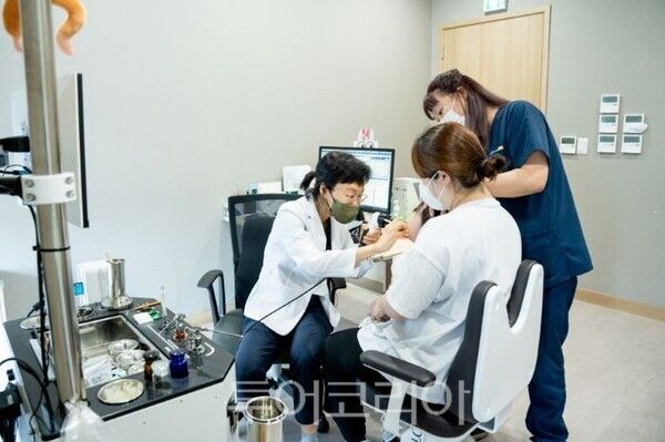 달빛어린이병원 치과 진료모습/투어코리아뉴스 정명달 기자