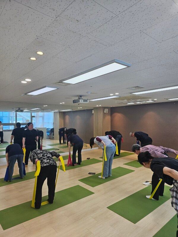 재활프로그램 운동요법(사진제공=중구청)