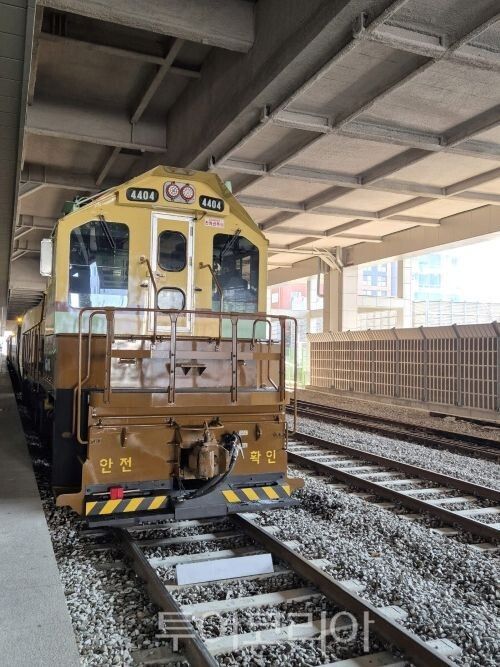 교외선 기차/투어코리아뉴스 정명달 기자