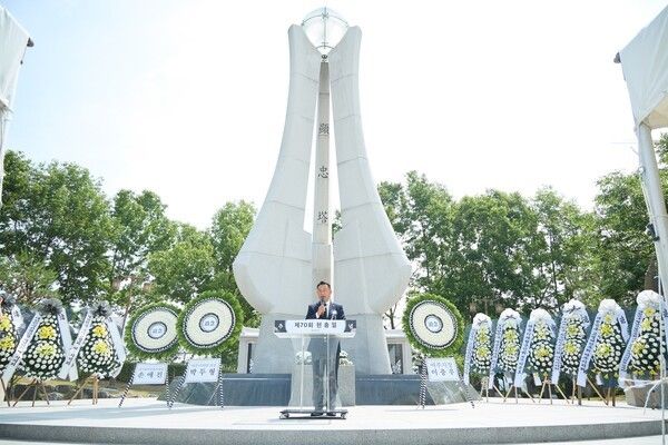 추념사하는 이충우 여주시장(사진제공=여주시청)