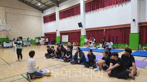 인천광역시교육청이 7월 10일부터 12일까지 백령도와 대청도에서 ‘의료봉사형 사제동행 인천섬에듀투어’를 운영하고 있다.