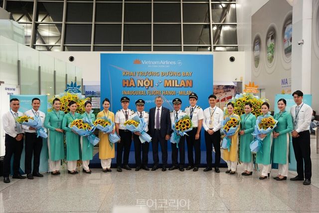 베트남항공의 하노이-밀라노 취항식이 이달 1일 열렸다. /사진-베트남관항공