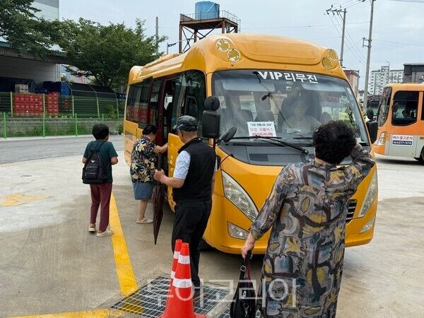 장날 셔틀버스. /사진-고창군