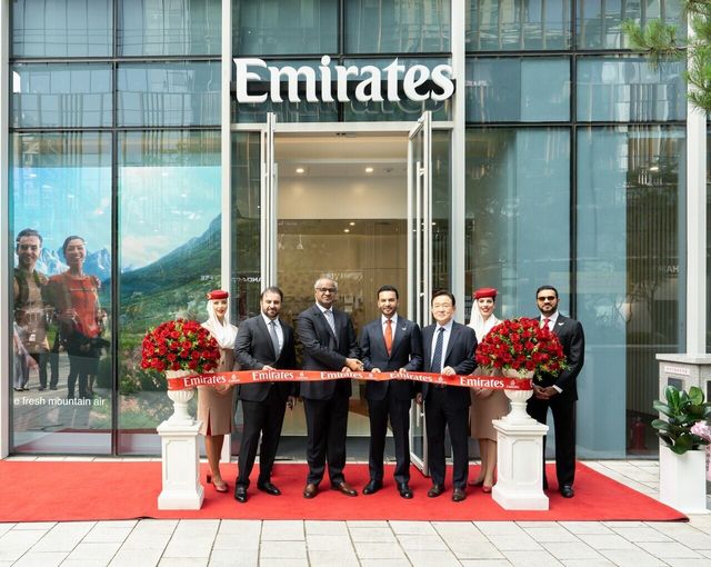 에미레이트 항공이 이달 9일 서울에 첫 ‘트래블 스토어(Travel Store)’를 공식 오픈했다./사진-에미레이트 항공