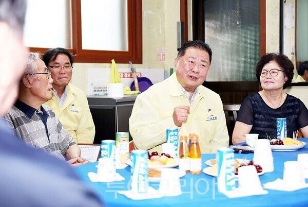 폭염 현장점검 나선 김경일 파주시장/투어코리아뉴스 정명달 기자