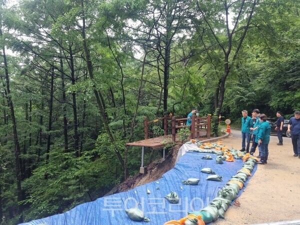 산림휴양시설 피해 현장 긴급 점검/사진=아산시