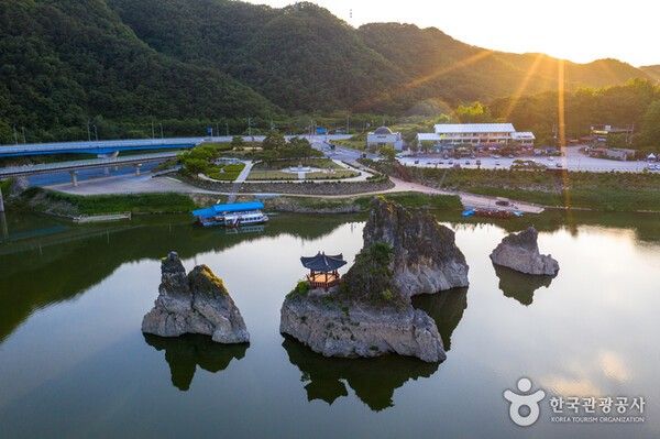 도담삼봉 (ⓒ한국관광공사 대한민국 구석구석)