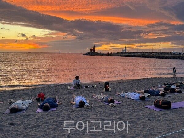 이호 필터 페스티벌 바다 명상 모습. /사진-제주관광공사