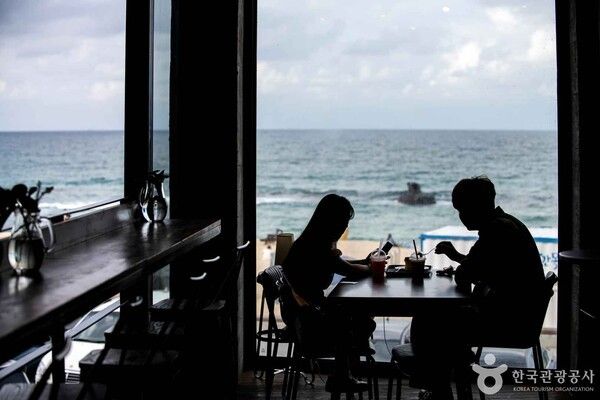 강릉커피거리 (ⓒ한국관광공사 포토코리아-테마상품팀 IR 스튜디오)