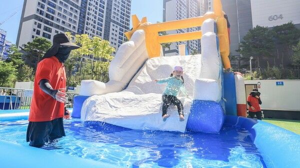 갈현초 임시 물놀이장(사진제공=과천시청)