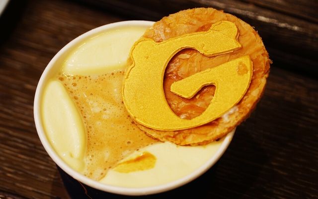 G베어 카페의 시그니처 메뉴인 포르투갈식 에그타르트 아포가토