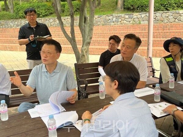 민원 현장 방문한 김학영 의원/투어코리아뉴스 김경남 기자